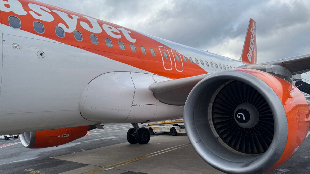 Un avion easyJet percute un Airbus d’Air Serbia à l'aéroport Paris-Charles-de-Gaulle